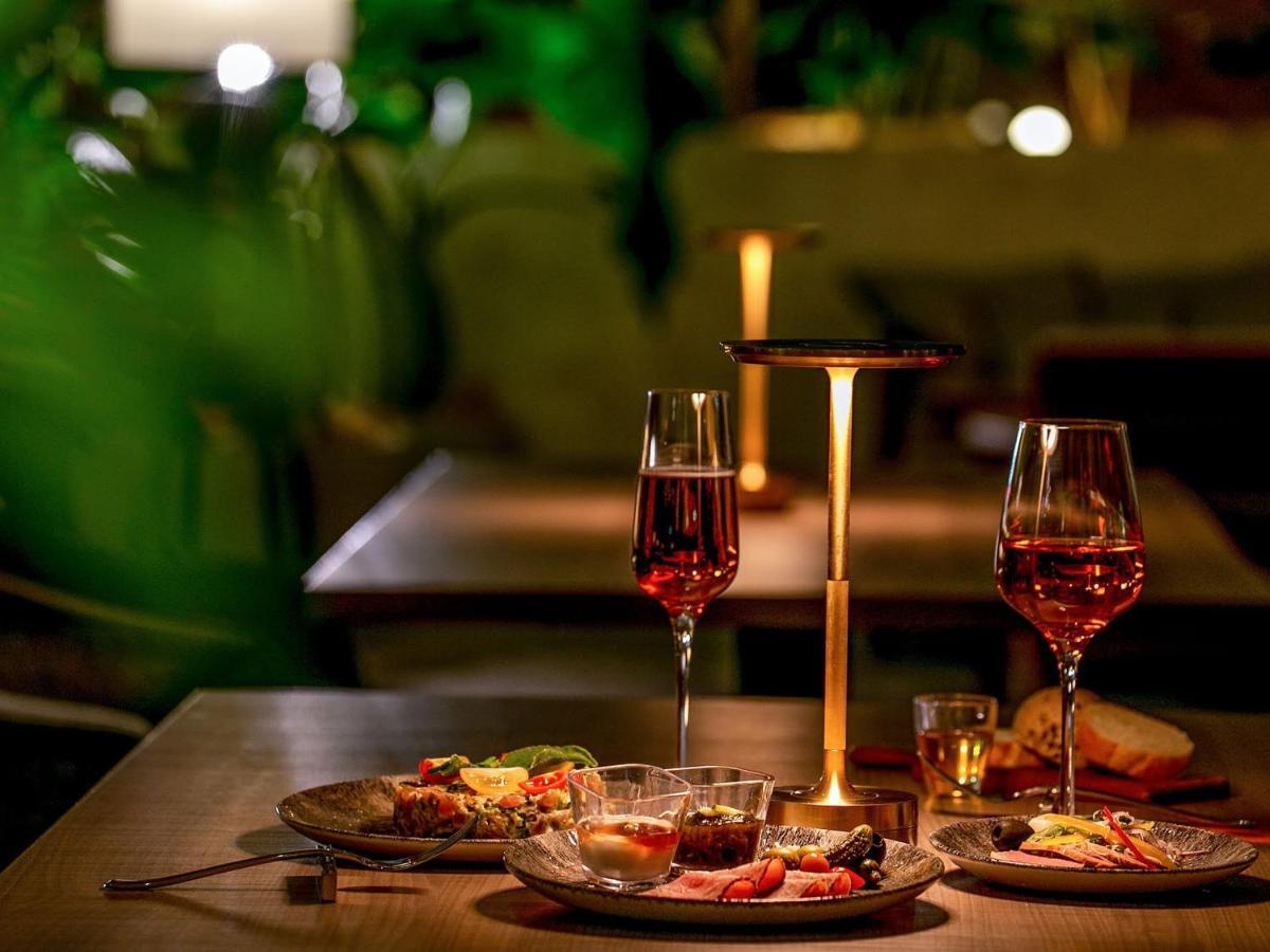 Oriental Hotel Okinawa Resort & Spa Наго Экстерьер фото A candlelight dinner
