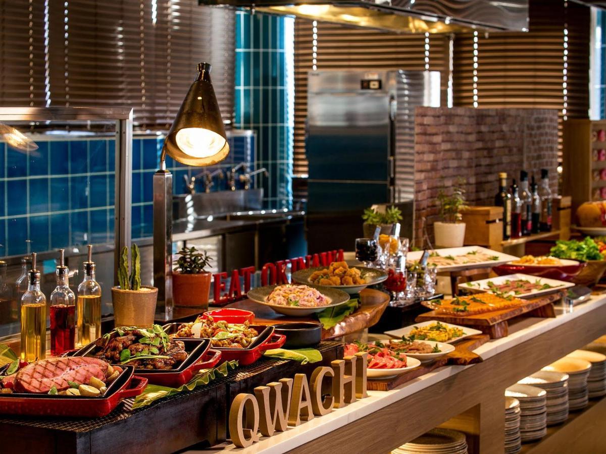Oriental Hotel Okinawa Resort & Spa Наго Экстерьер фото A buffet at a restaurant