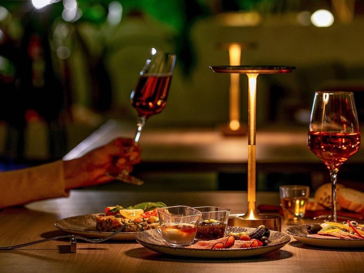 Oriental Hotel Okinawa Resort & Spa Наго Экстерьер фото A restaurant in Dubai