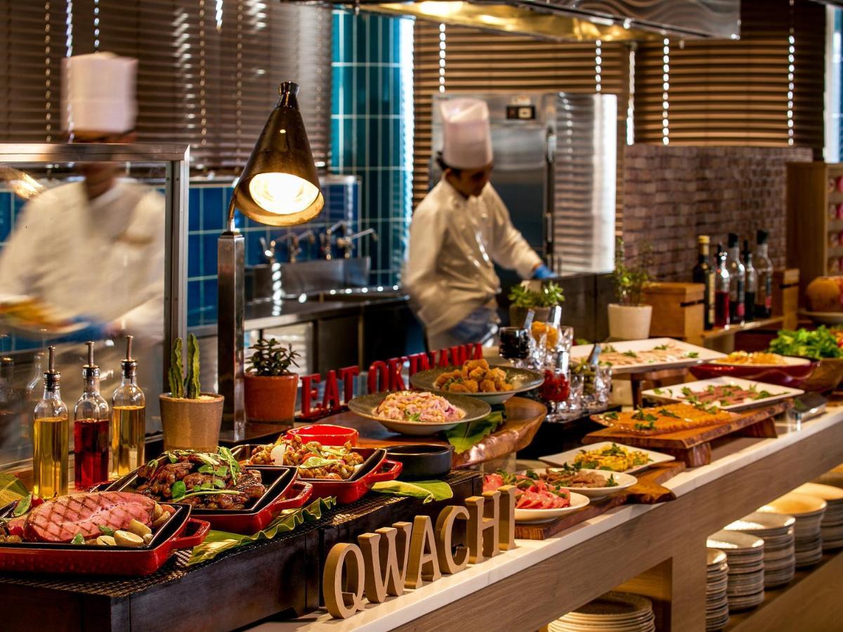 Oriental Hotel Okinawa Resort & Spa Наго Экстерьер фото A buffet at a restaurant