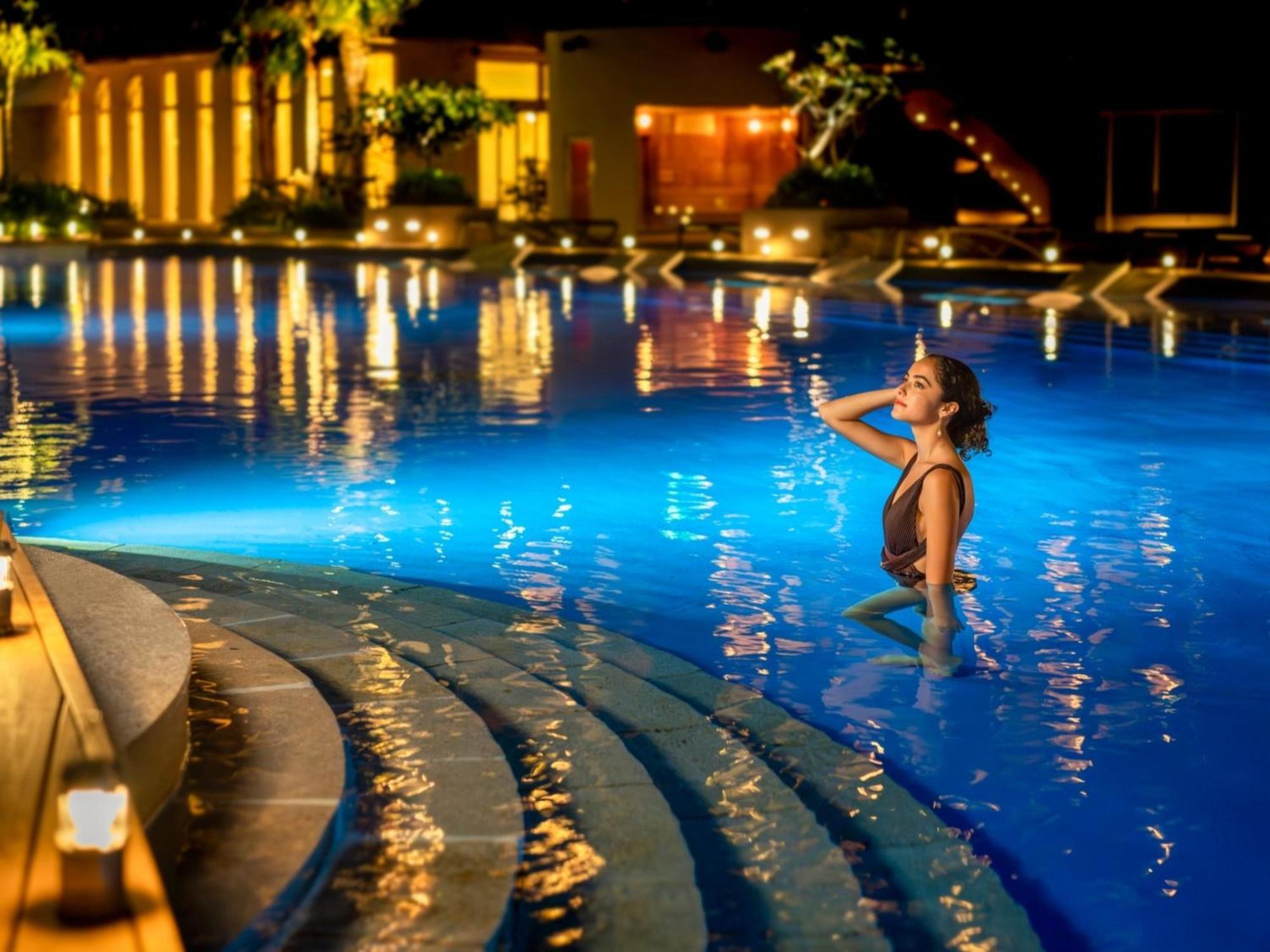 Oriental Hotel Okinawa Resort & Spa Наго Экстерьер фото The pool at the resort