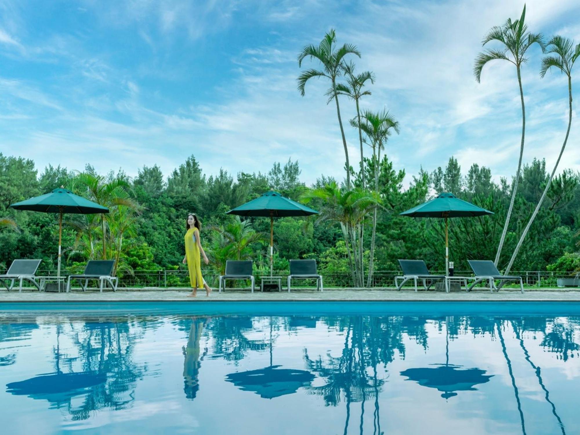 Oriental Hotel Okinawa Resort & Spa Наго Экстерьер фото The swimming pool at the resort